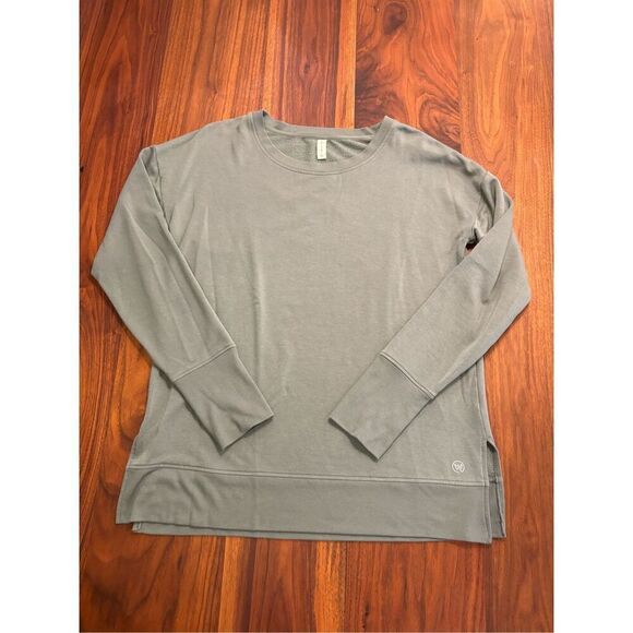 We Wander Women's Sage Green Pullover Super Soft Crew Neck Sweatshirt Size Small - Picture 1 of 7